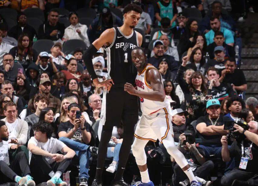 世俱杯2025-马刺鏖战澳大利亚男篮，布克一己之力扛起全队的简单介绍