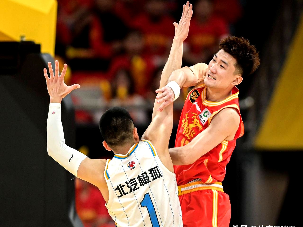 世俱杯参赛资格-福建队碾压公牛,孙铭徽带队取胜